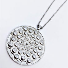 Charger l'image dans la galerie, Collier <em>Dotilism</em>