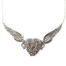 Charger l'image dans la galerie, Collier <em>Winged Heart </em>