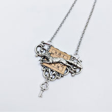Charger l'image dans la galerie, Collier <em>Fox Trellis Critter</em>