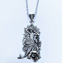 Load image into Gallery viewer, Gift from a Sailor Necklace
