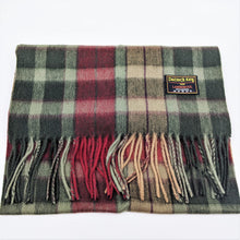 Charger l&#39;image dans la galerie, Écharpe en laine d&#39;agneau tartan &lt;em&gt;Autumn Buchanan&lt;/em&gt;
