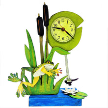 Charger l&#39;image dans la galerie, Horloge avec pendule &lt;em&gt;Frogtime&lt;/em&gt;
