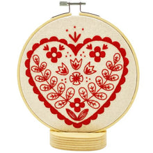 Charger l&#39;image dans la galerie, &lt;em&gt;Nordic Heart&lt;/em&gt; kit de broderie
