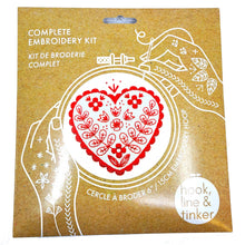 Charger l&#39;image dans la galerie, &lt;em&gt;Nordic Heart&lt;/em&gt; kit de broderie
